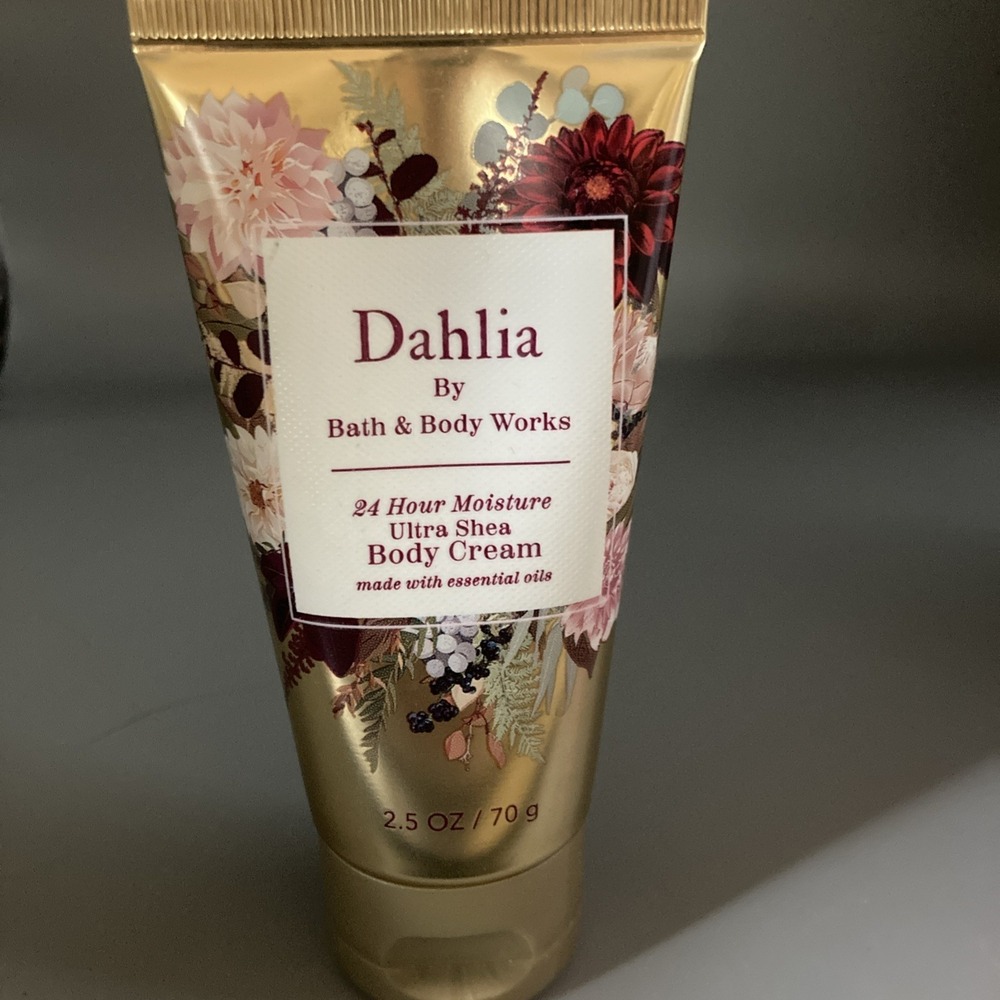 Bath And Body Works DAHLIA Travel size 2.5oz 24 Hour ULTRA SHEA CREAM NEW